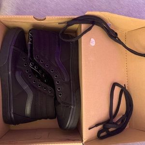 sk8-hi all black vans